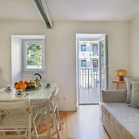 Lägenhet Modern Flat With Double Patio Right Next To Estrela Gardens
